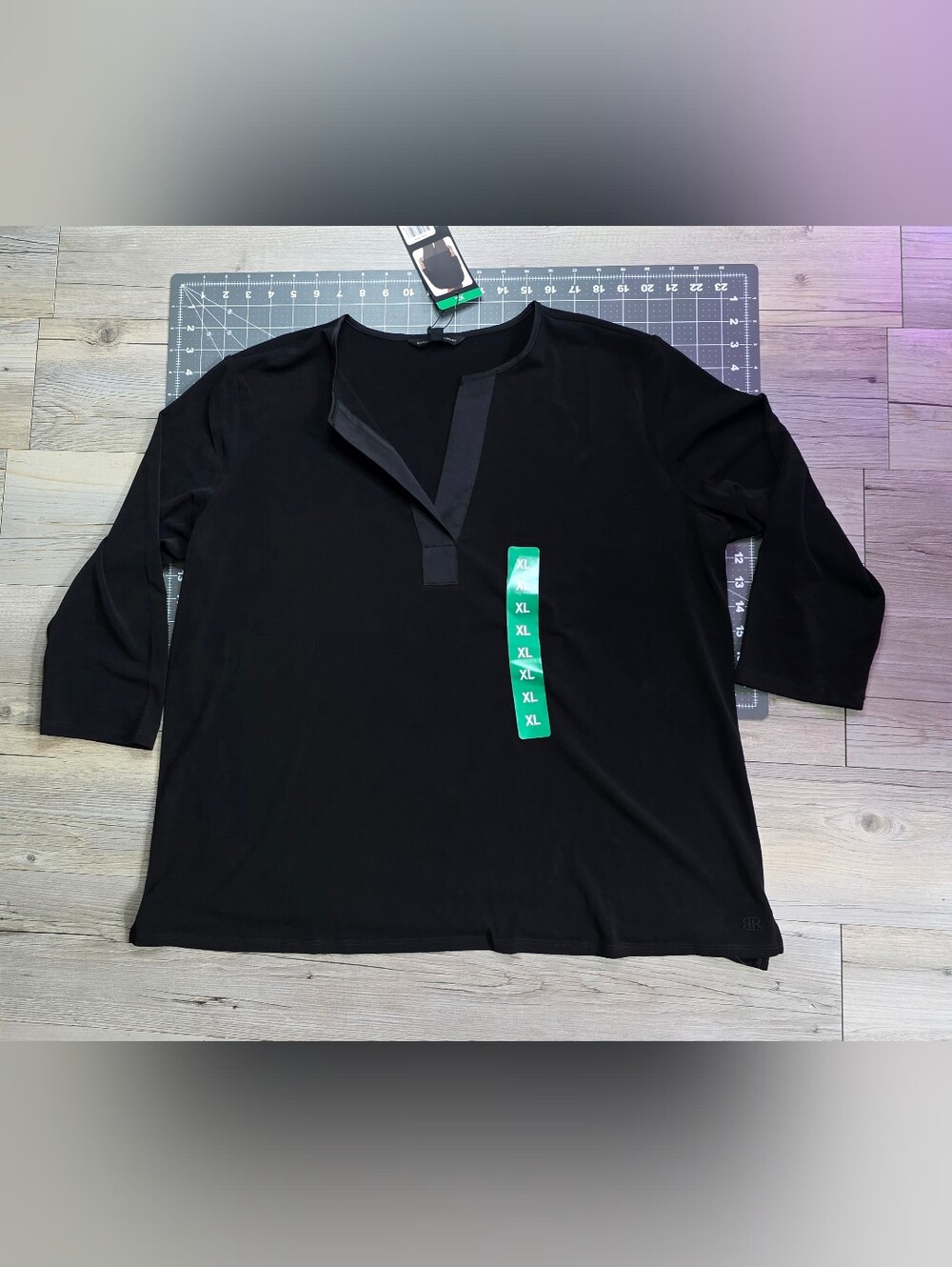 Banana Republic 3/4 Sleeve Vneck